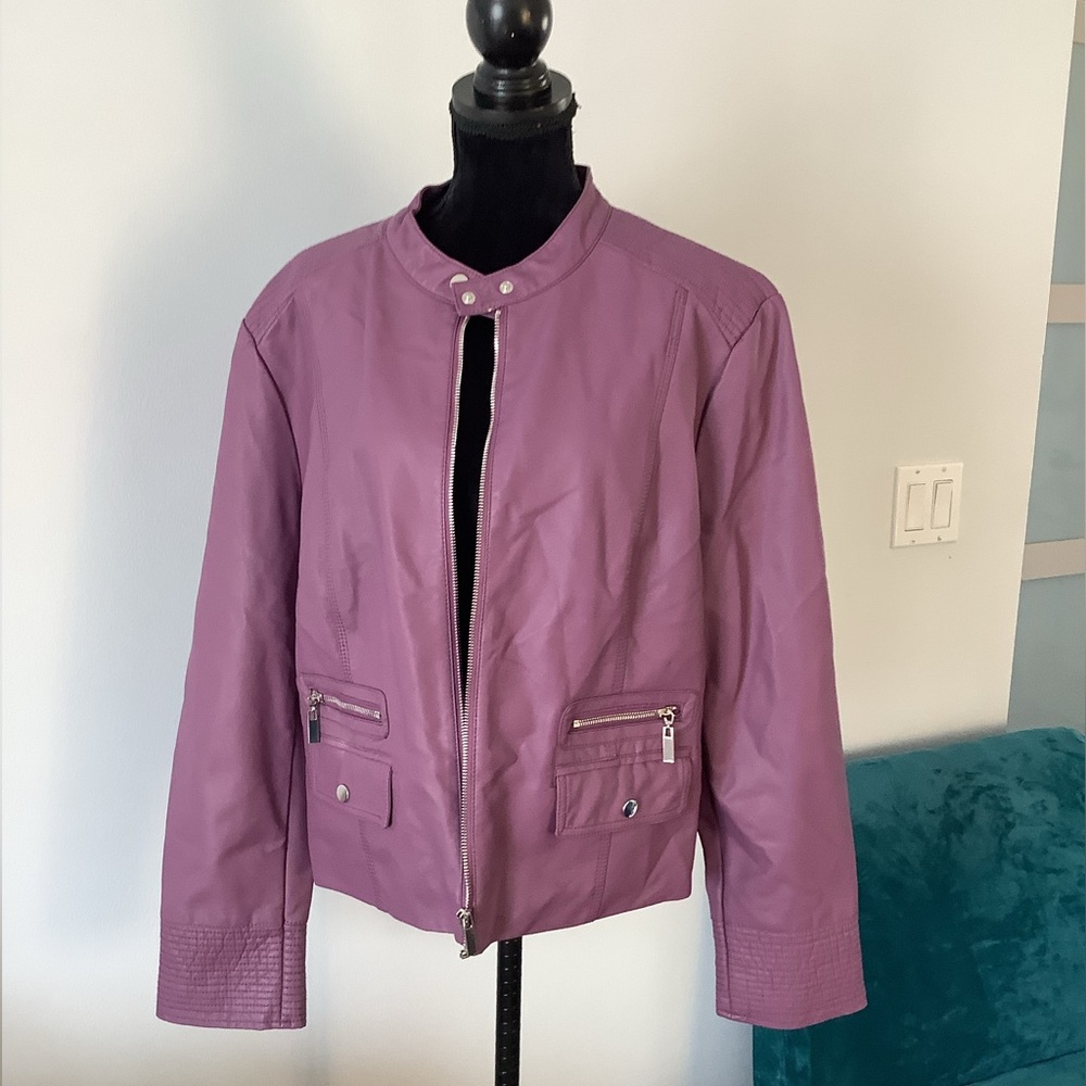 Modern faux leather jacket 💖💖💖